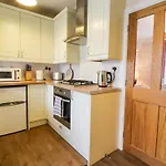 4 Pembroke Street *